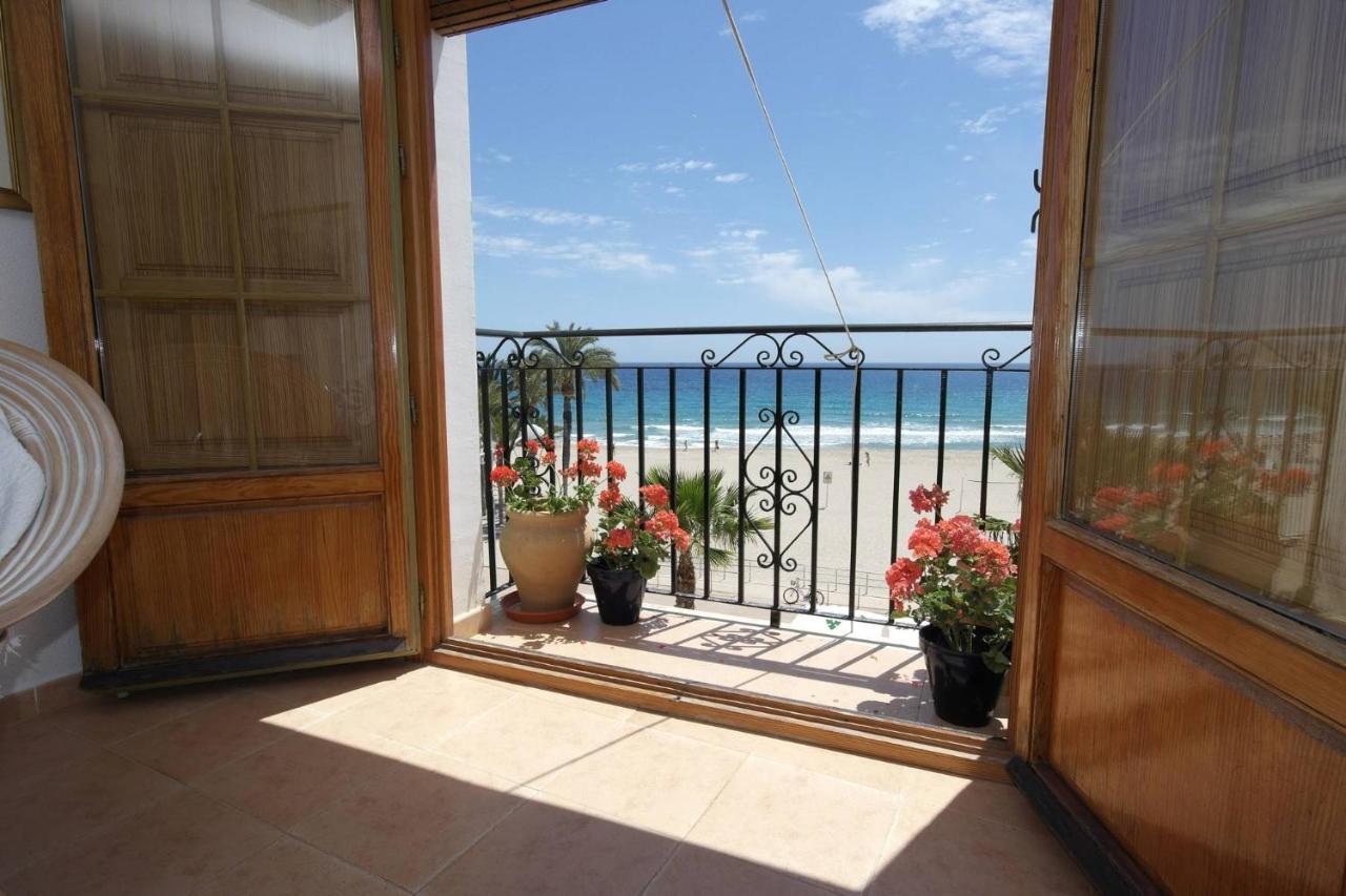 Apartment Ar3b, Arsenal Barry, En Primera Linea